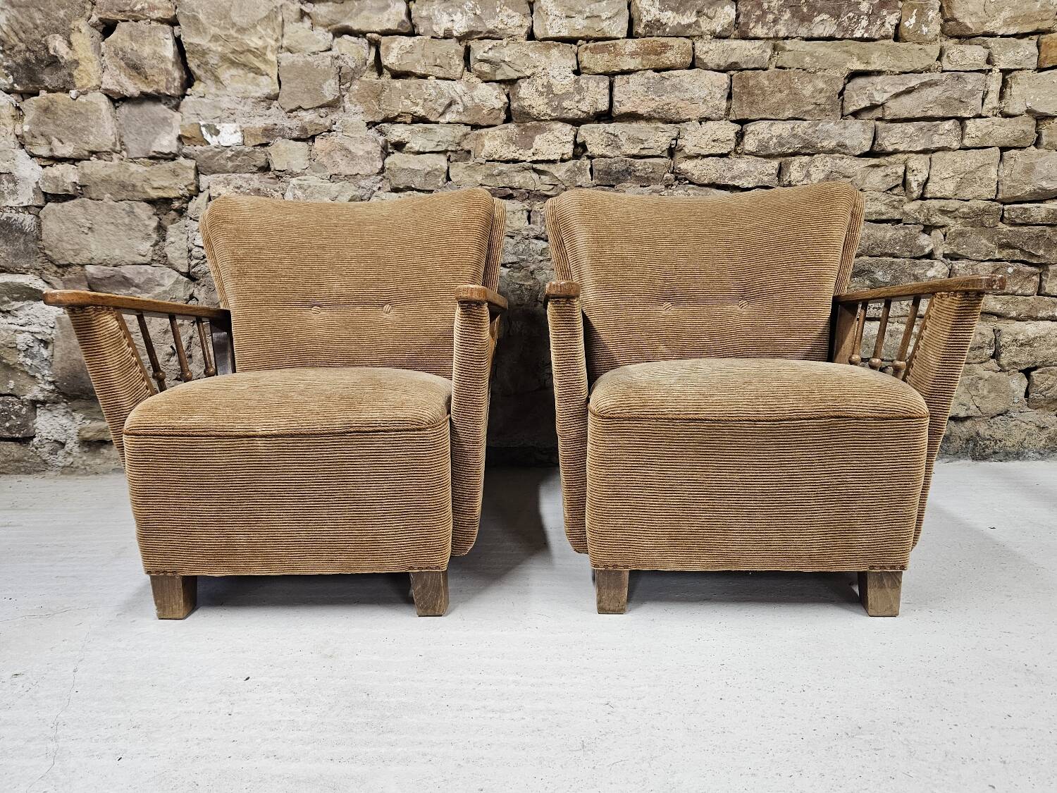Paire de fauteuils brutalistes, années 1950