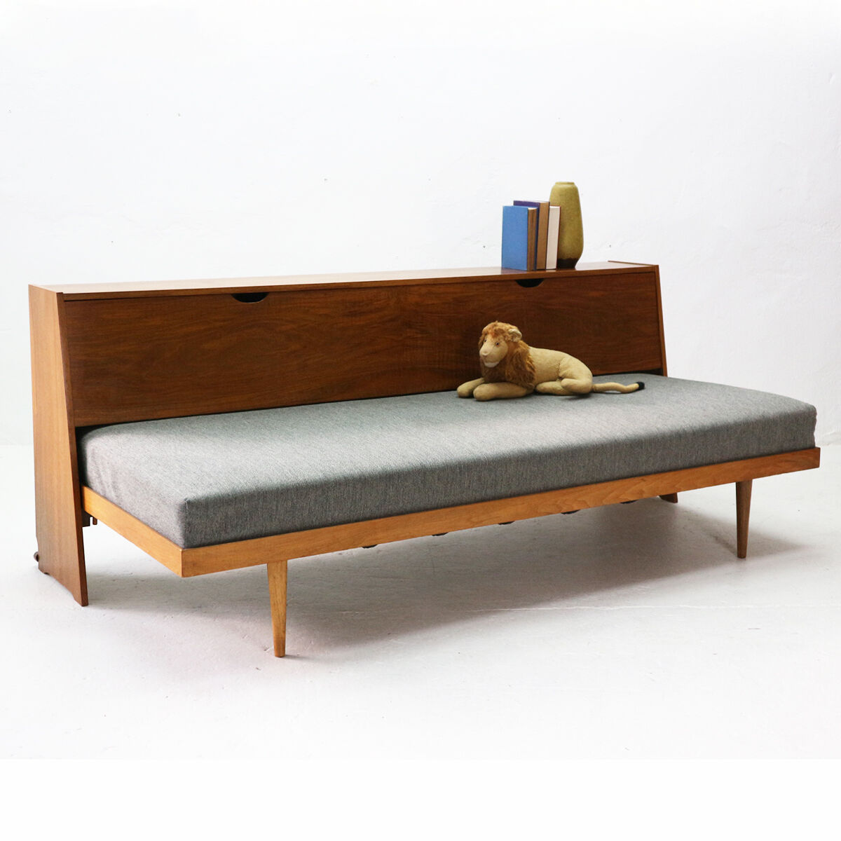 Extendible day bed, walnut with grey cover 1960