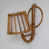 Lampe applique en rotin milieu du siècle moderne