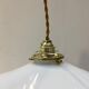 Paire de suspensions en opaline blanche