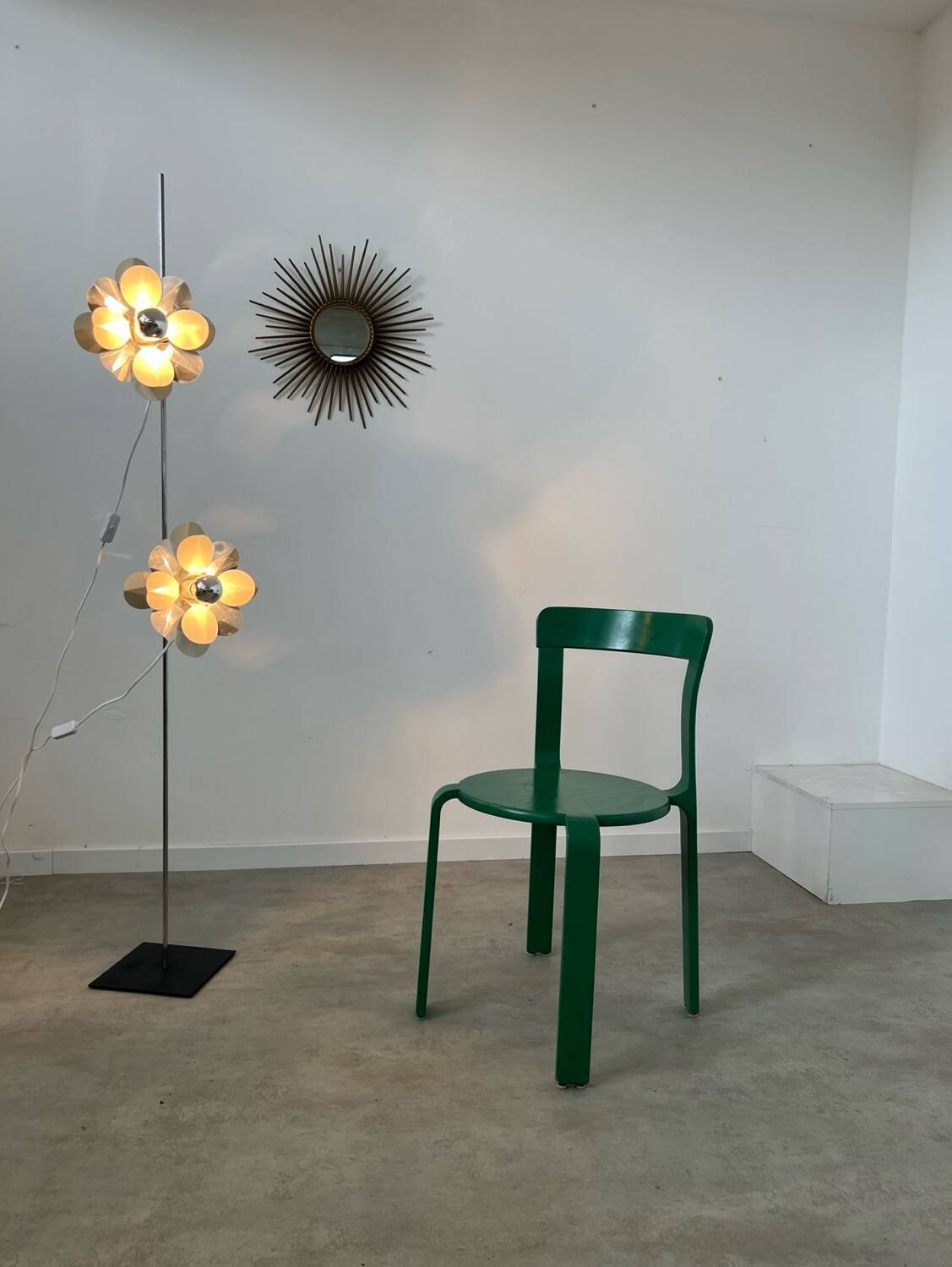 2-light flower floor lamp in French design metal from the 70s vintage