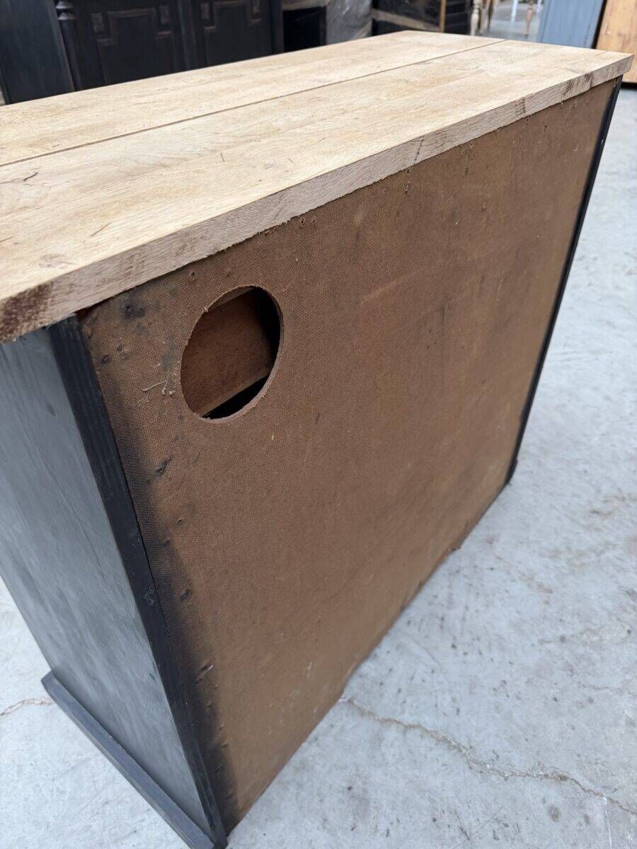 Workshop furniture with 20 drawers