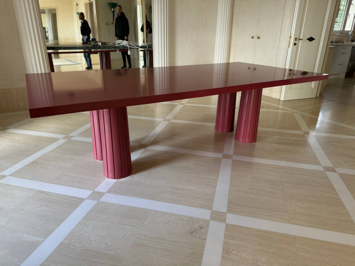 Contemporary table design from the 80s – Memphis style