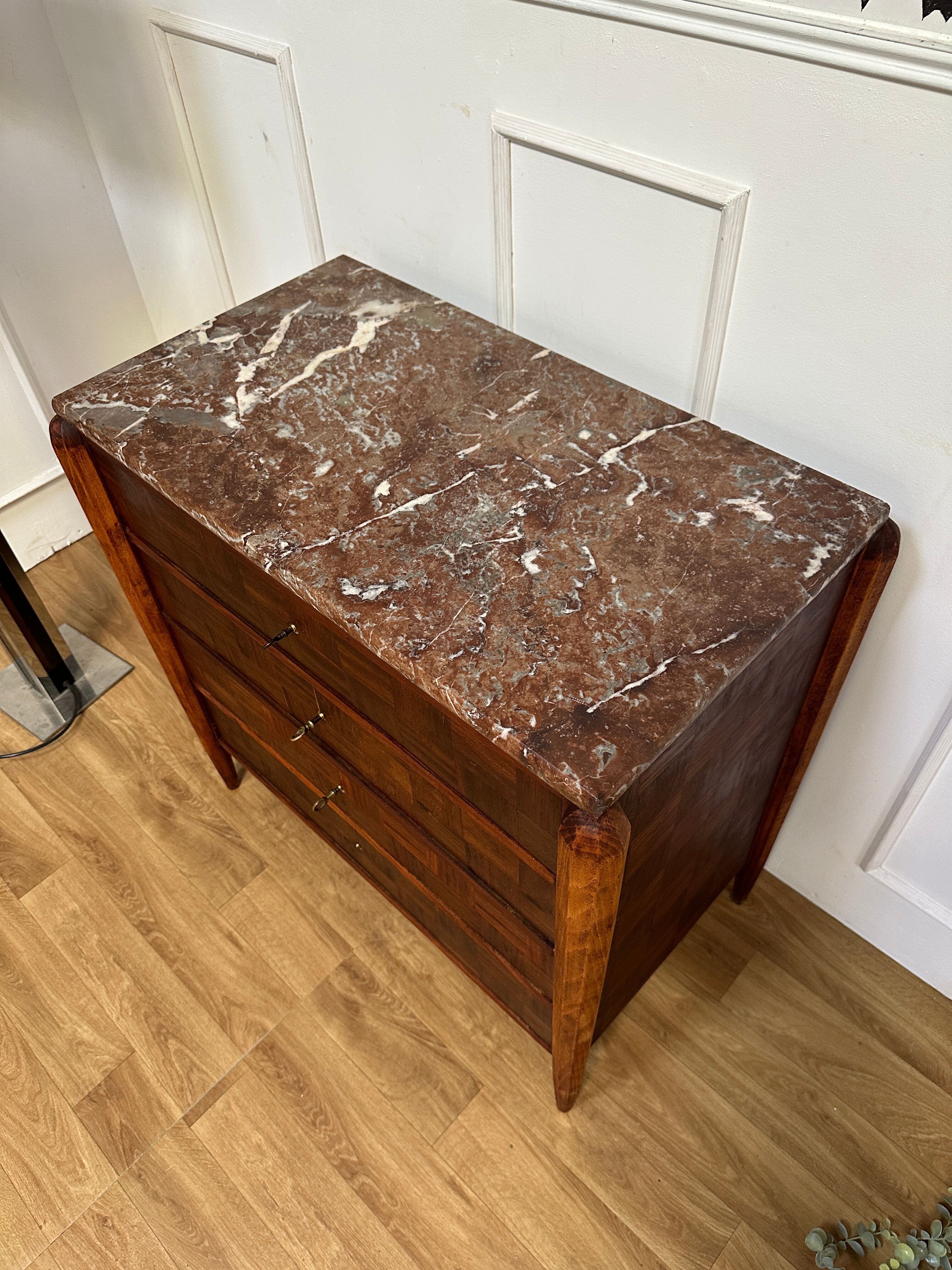 Commode vintage plateau marbre rouge