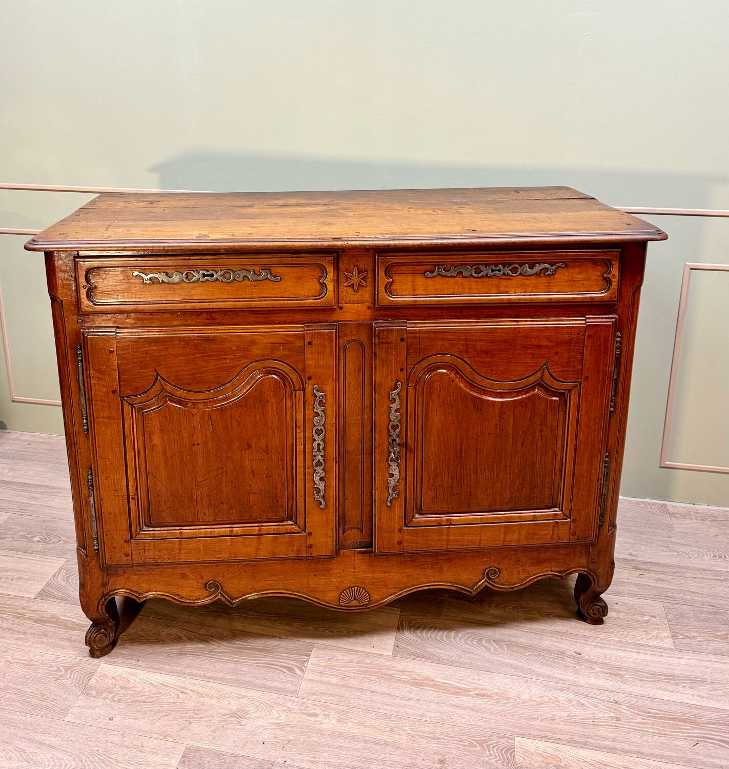 Provençal Buffet In Walnut From Louis XV 18th Century