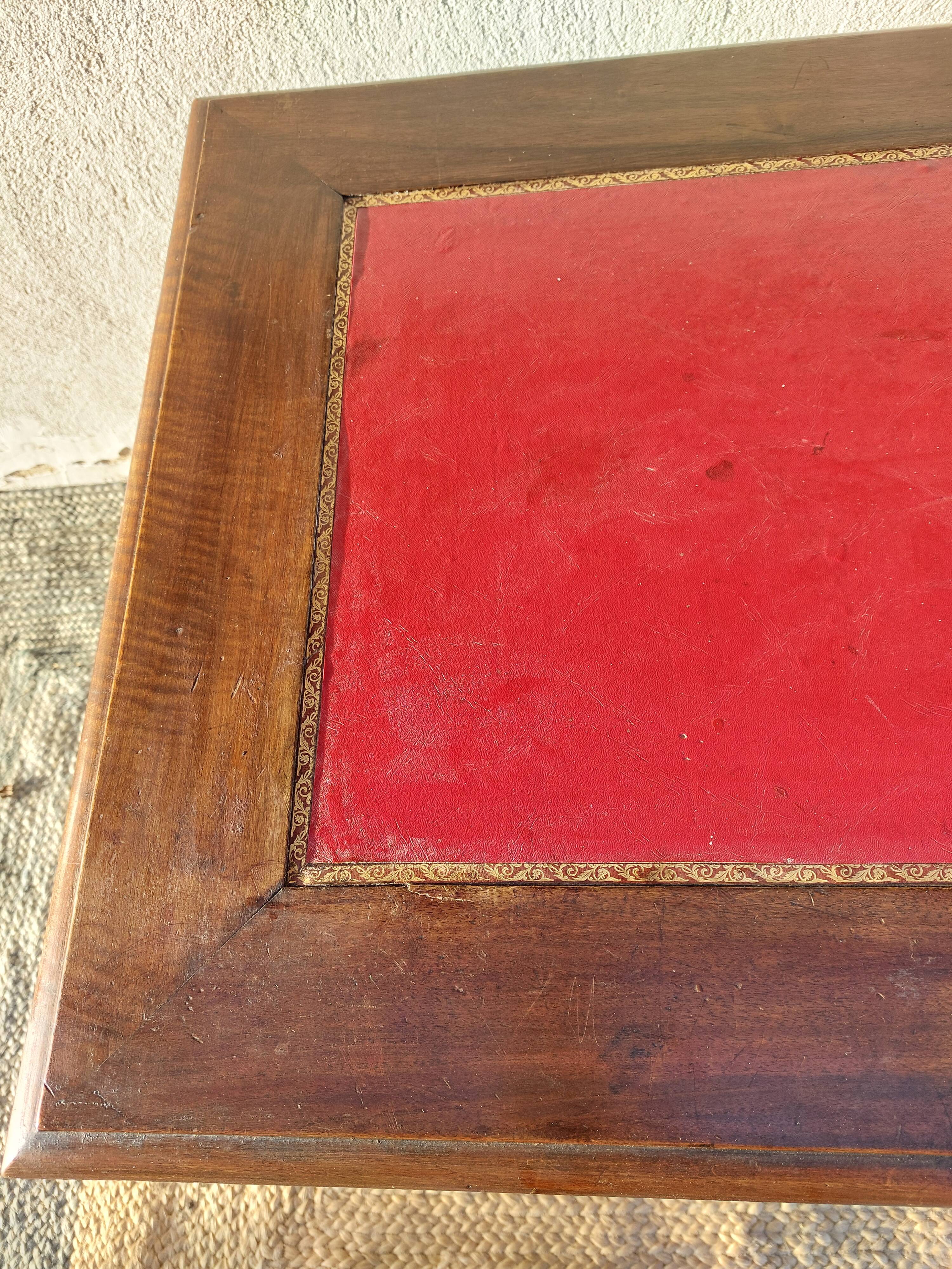 bureau enfant, ado, bois massif et cuir rouge