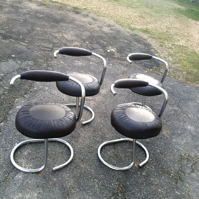 Lot of 4 Cobra chairs by Giotto Stppino