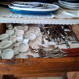 Une très jolie bonnetière ancienne