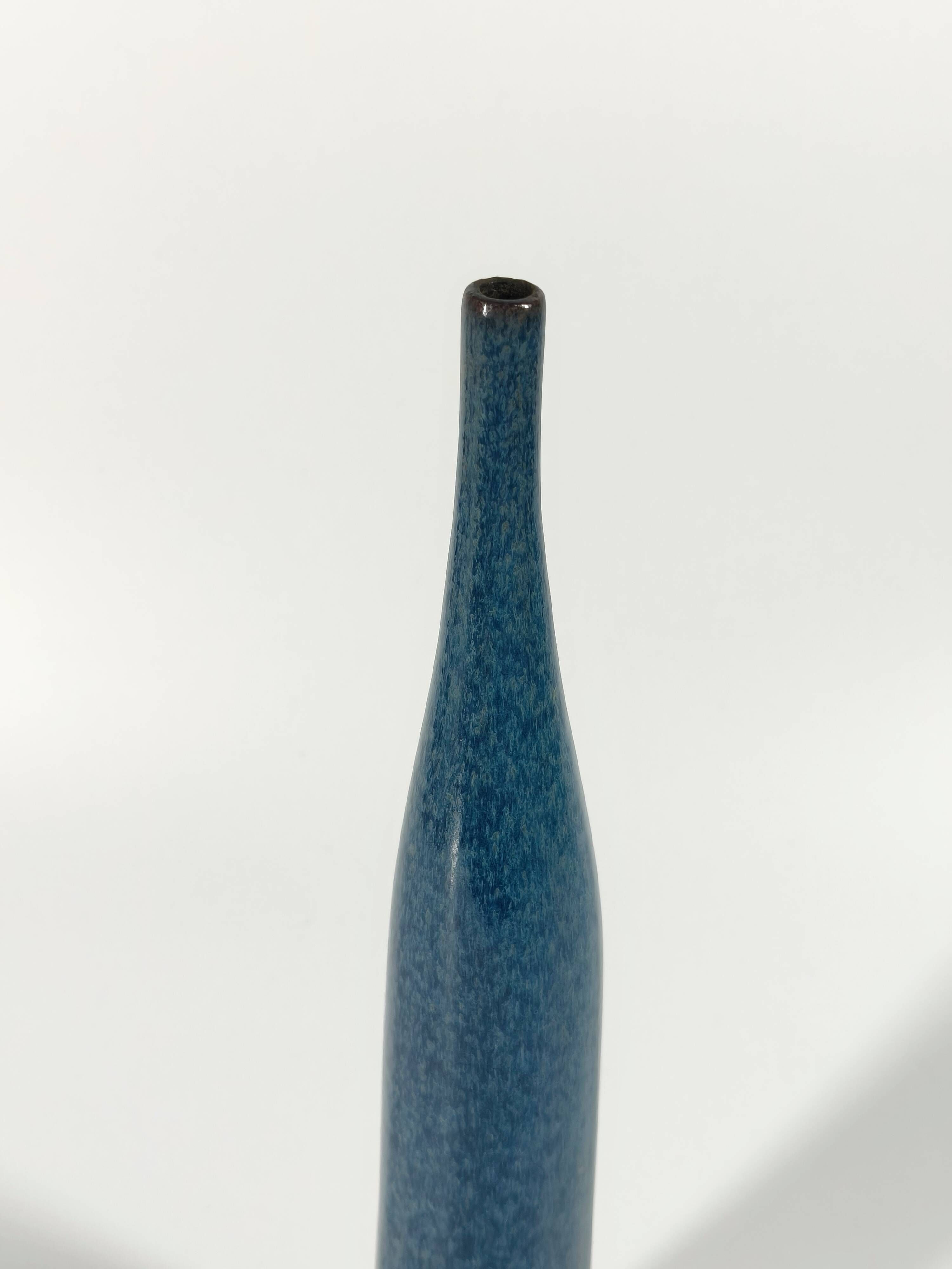 Large bottle vase in blue speckled glazed stoneware – Jacques & Dani Ruelland