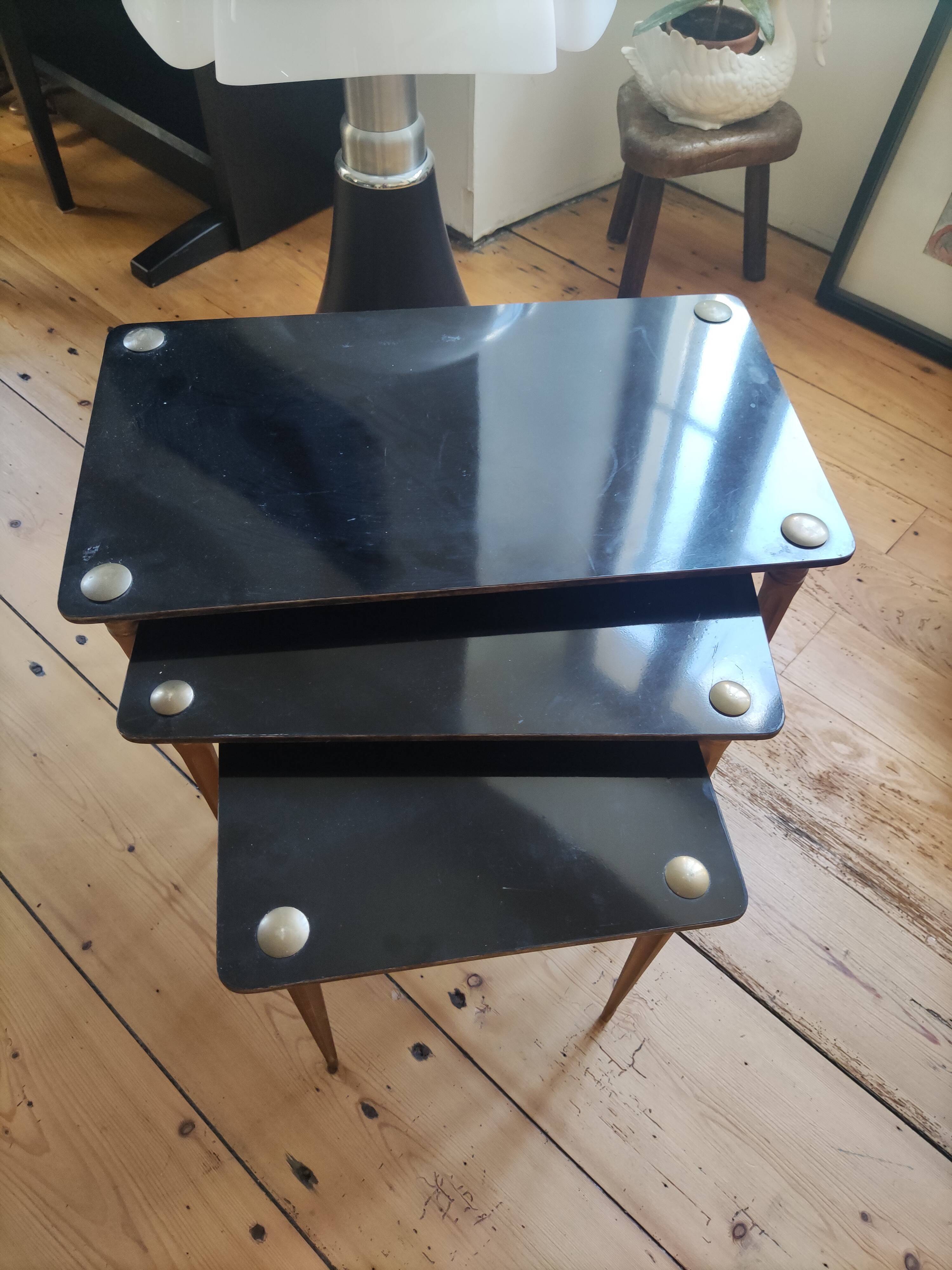 Set of 3 trundle coffee tables