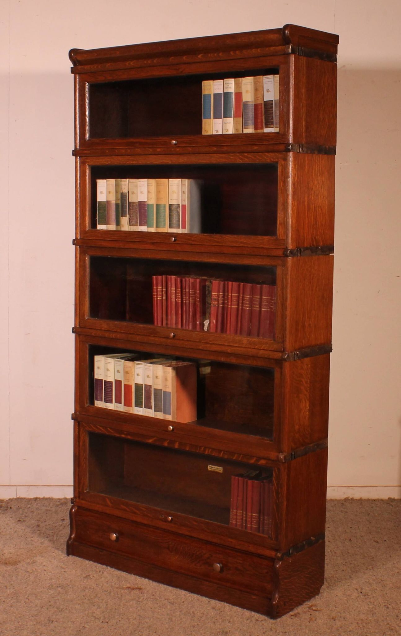 Bibliothèque Globe Wernicke en chêne de 5 éléments avec un tiroir