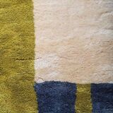 Handwoven Berber rug in pure wool, size 150 x 250 cm