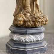 Virgin and Child in alabaster, significant trace of polychromy, Flanders 16th century.