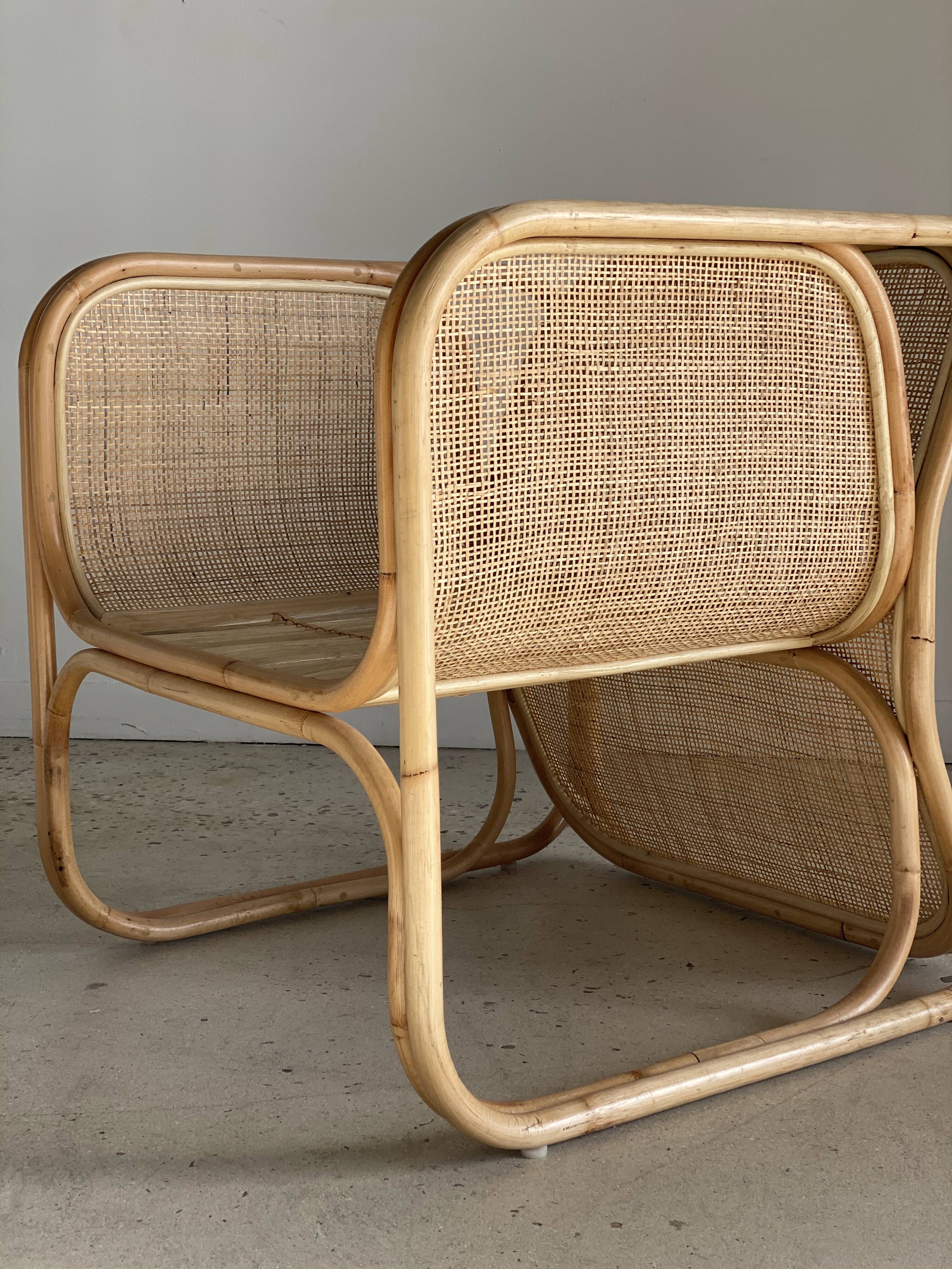 Amsterdam rattan armchair with U-shaped armrest, squared canework