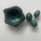 Ashtray / pocket tray in natural malachite, with its three eggs.