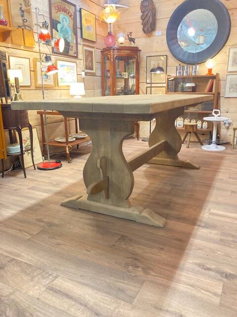 Oak table
