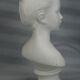 Buste Mademoiselle Brongniart, en biscuit blanc, sur socle rond