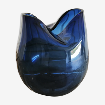 Vase bleu fumé en verre soufflé