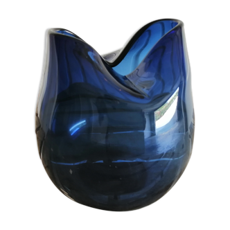 Vase bleu fumé en verre soufflé