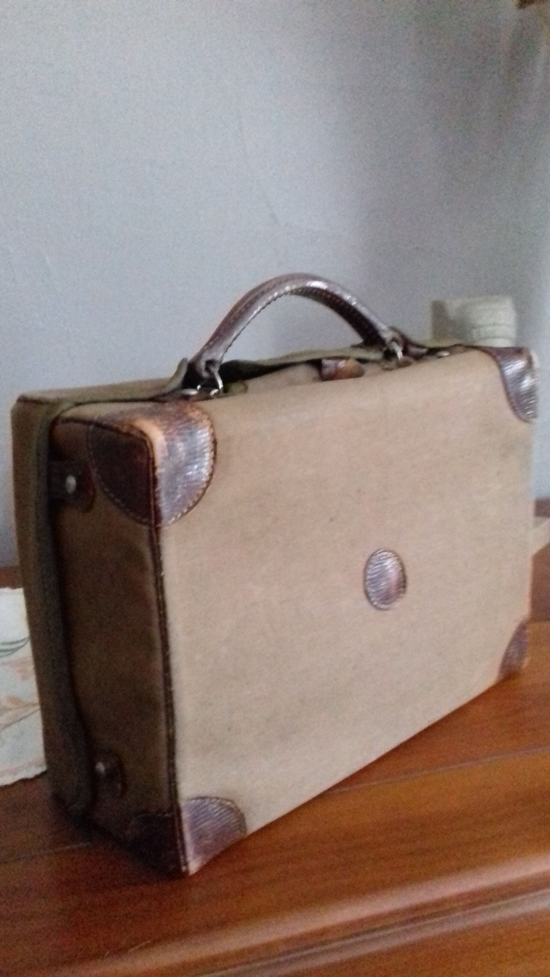 Valise de toilette vintage