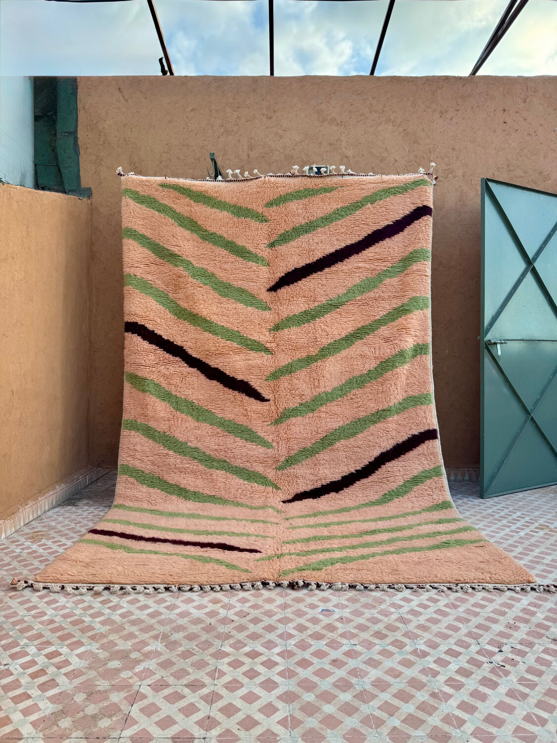 Colourful Berber rug with tiger patterns - 320 x 200 cm