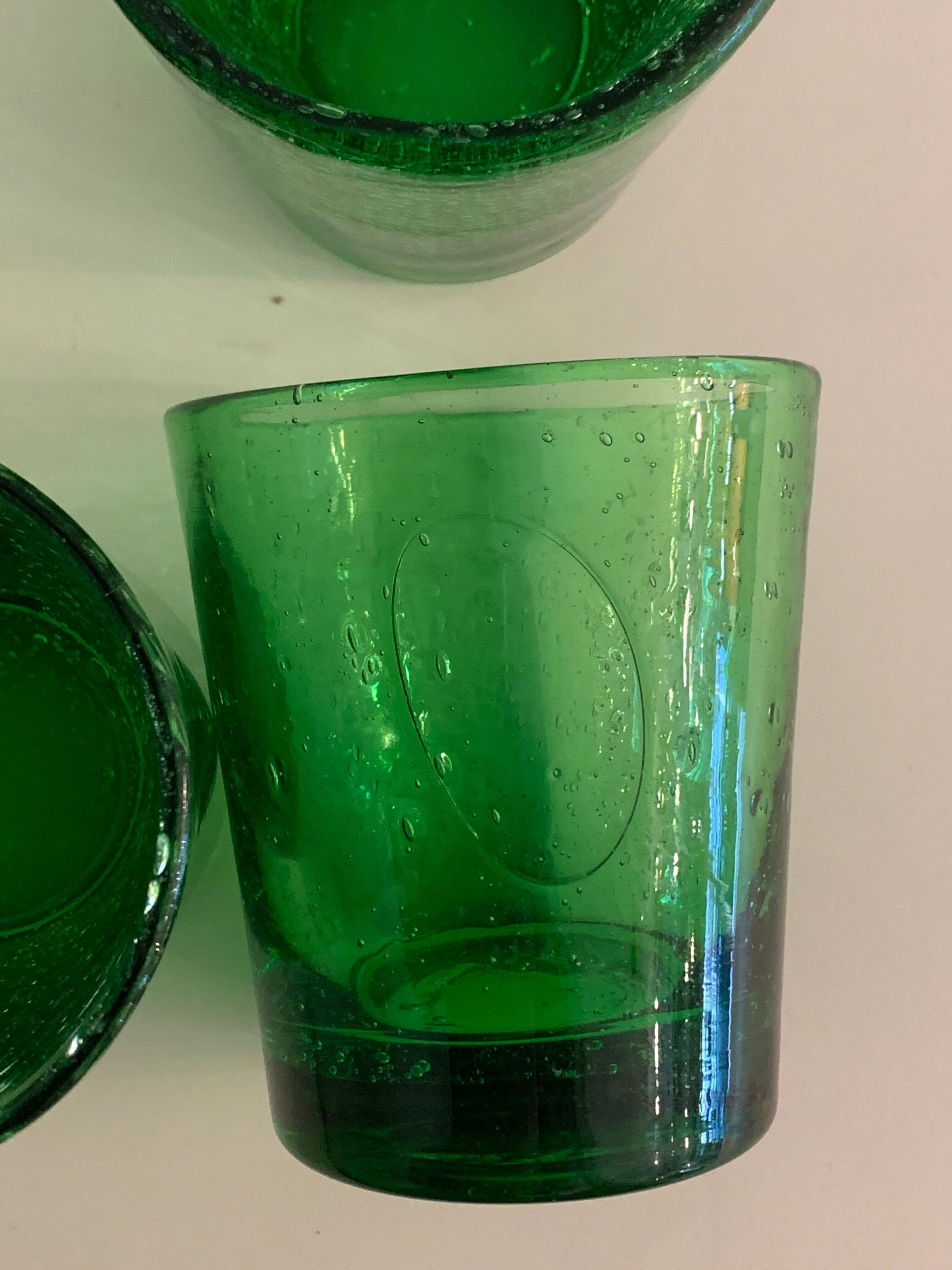 6 green whiskey glasses, bubbles and Biot soufflés