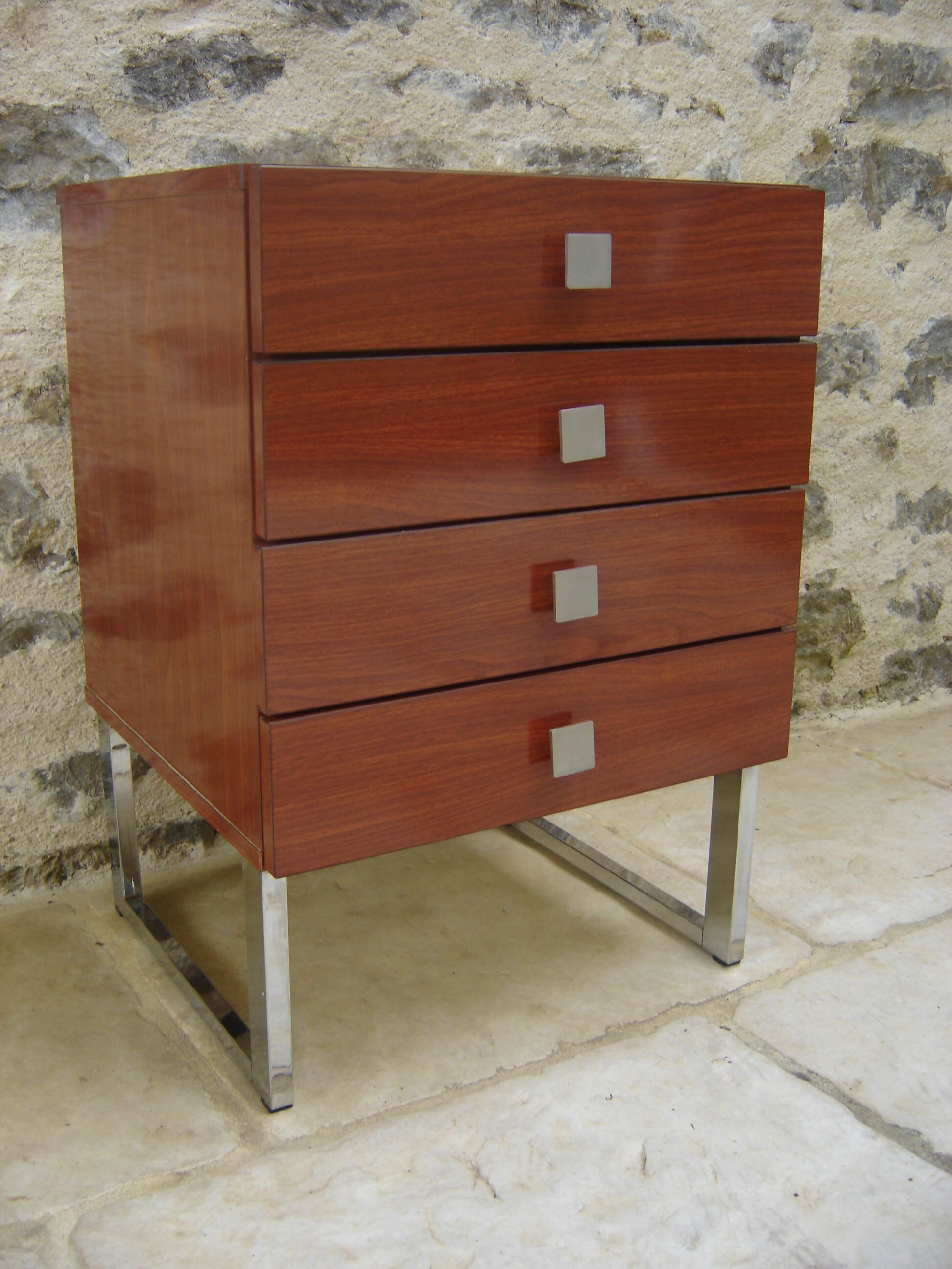 Commode trois tiroirs