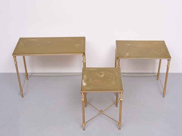 Tables gigognes en laiton de style Hollywood Regency Maison Jansen France