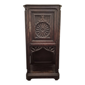 Petit meuble neo gothique