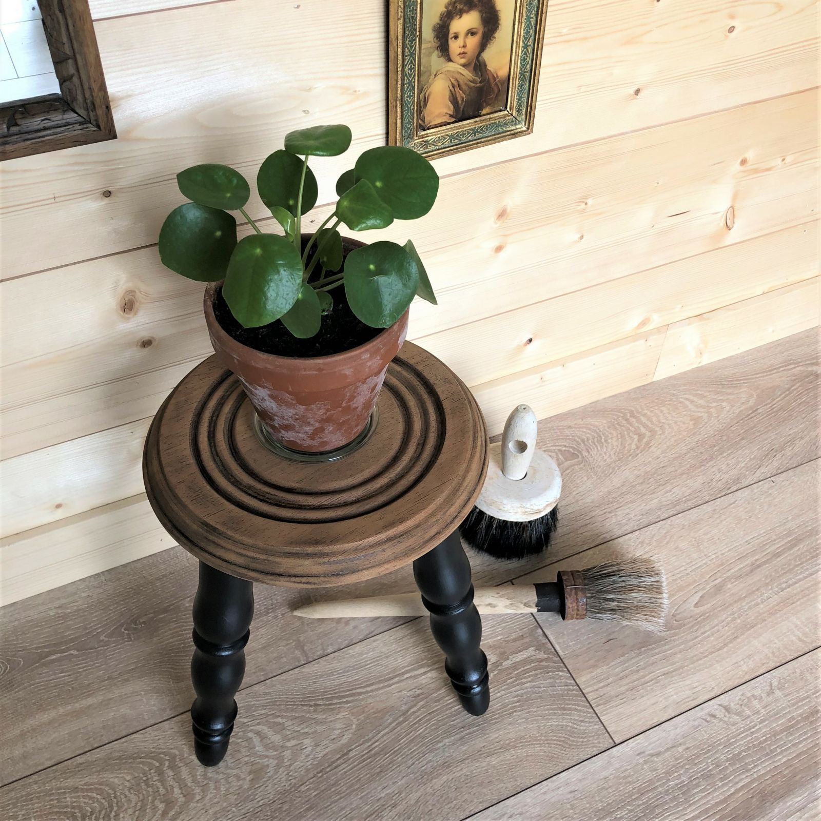 Tripod wooden stool