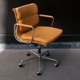 Armchair Soft Pad EA 217 by Charles & Ray Eames - Vitra