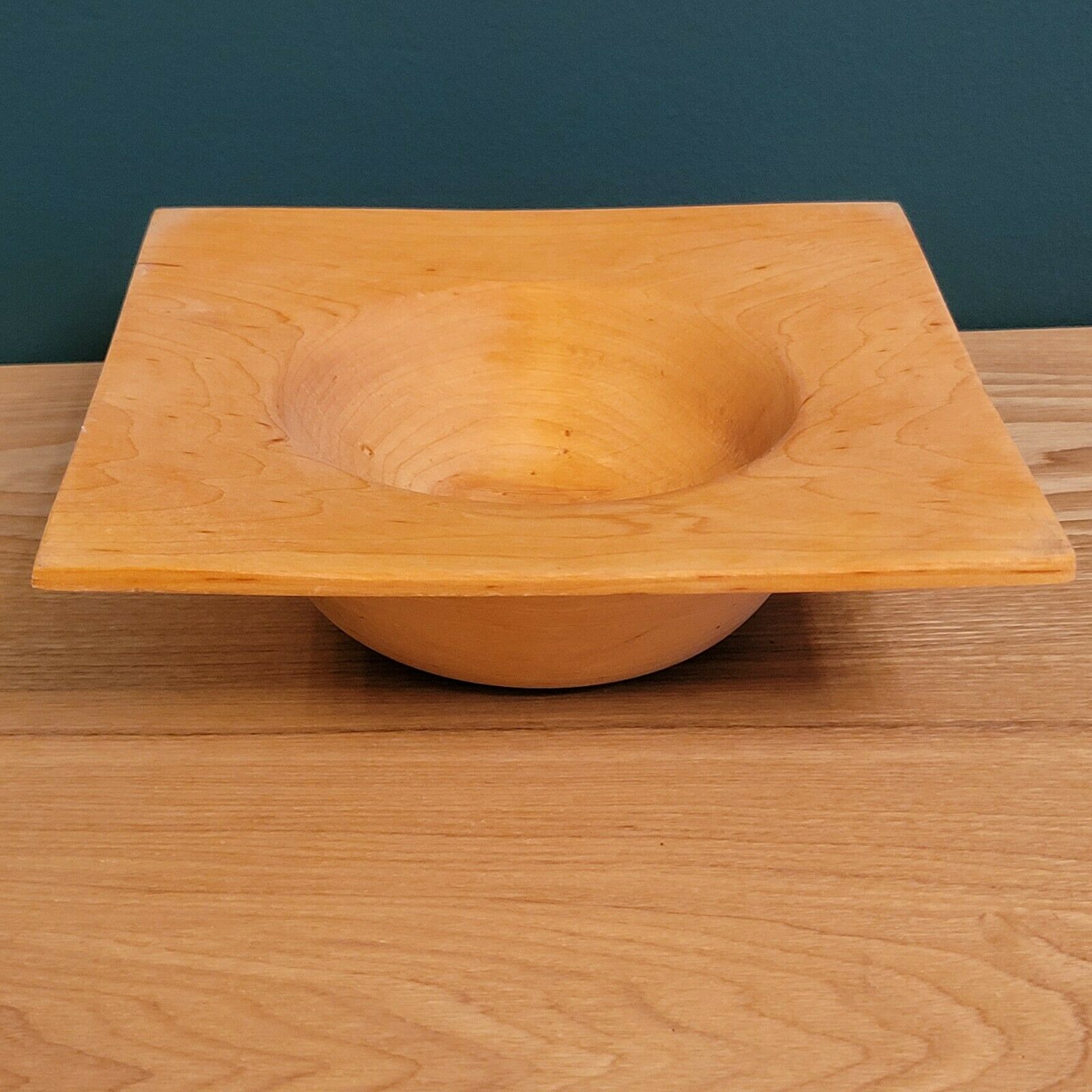 2 flared bowls in square and round wood