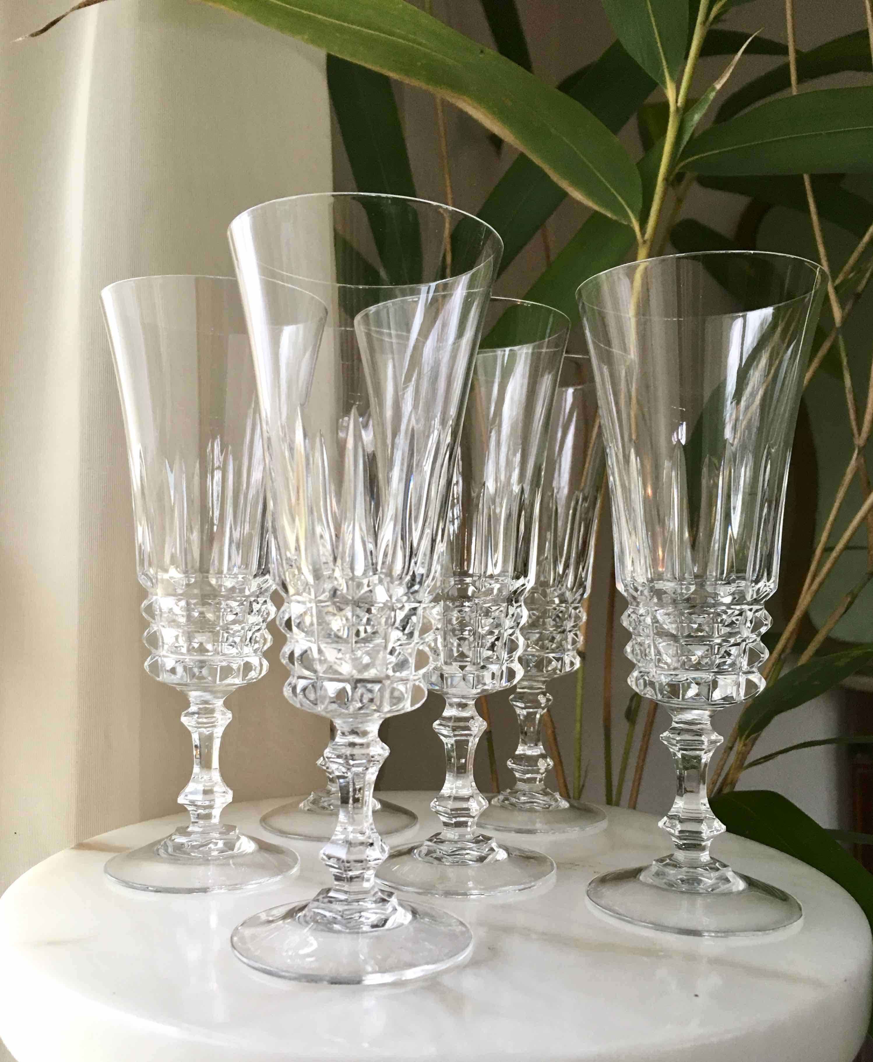 6 Arques crystal champagne flutes