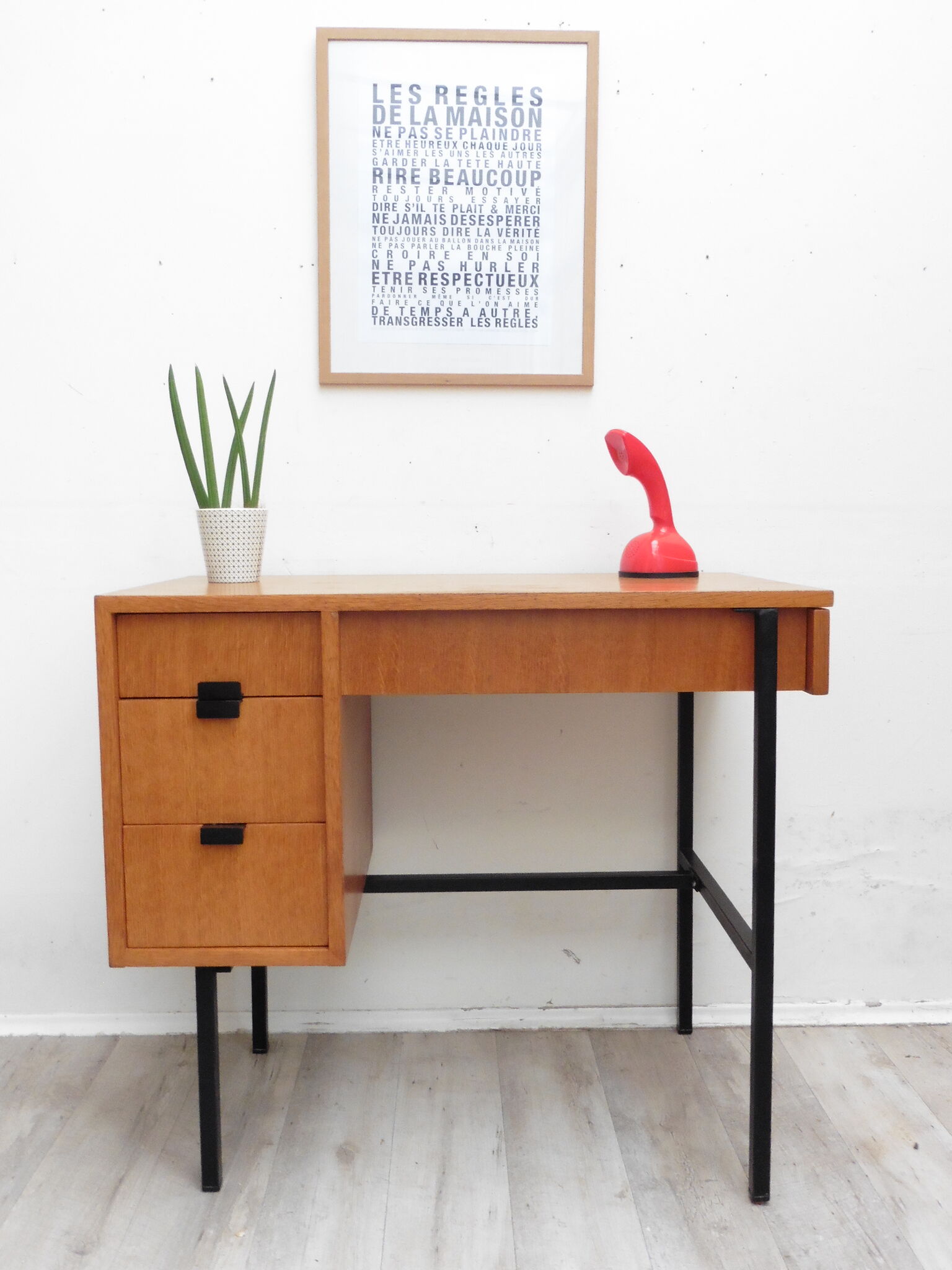 Office multi-table Jacques Hitler