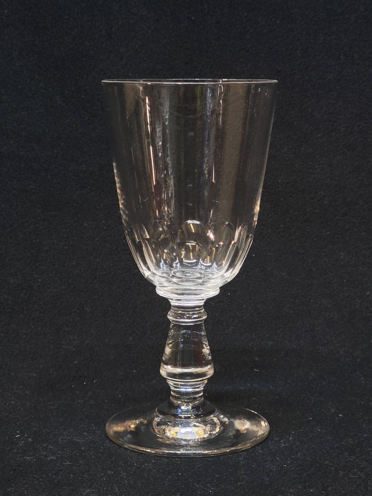 4 anciens verres a vin en cristal taillé baccarat ? saint louis ?