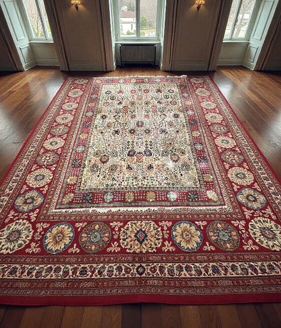 Large vintage Tetex Kirman design rug. 390 x 295 cm