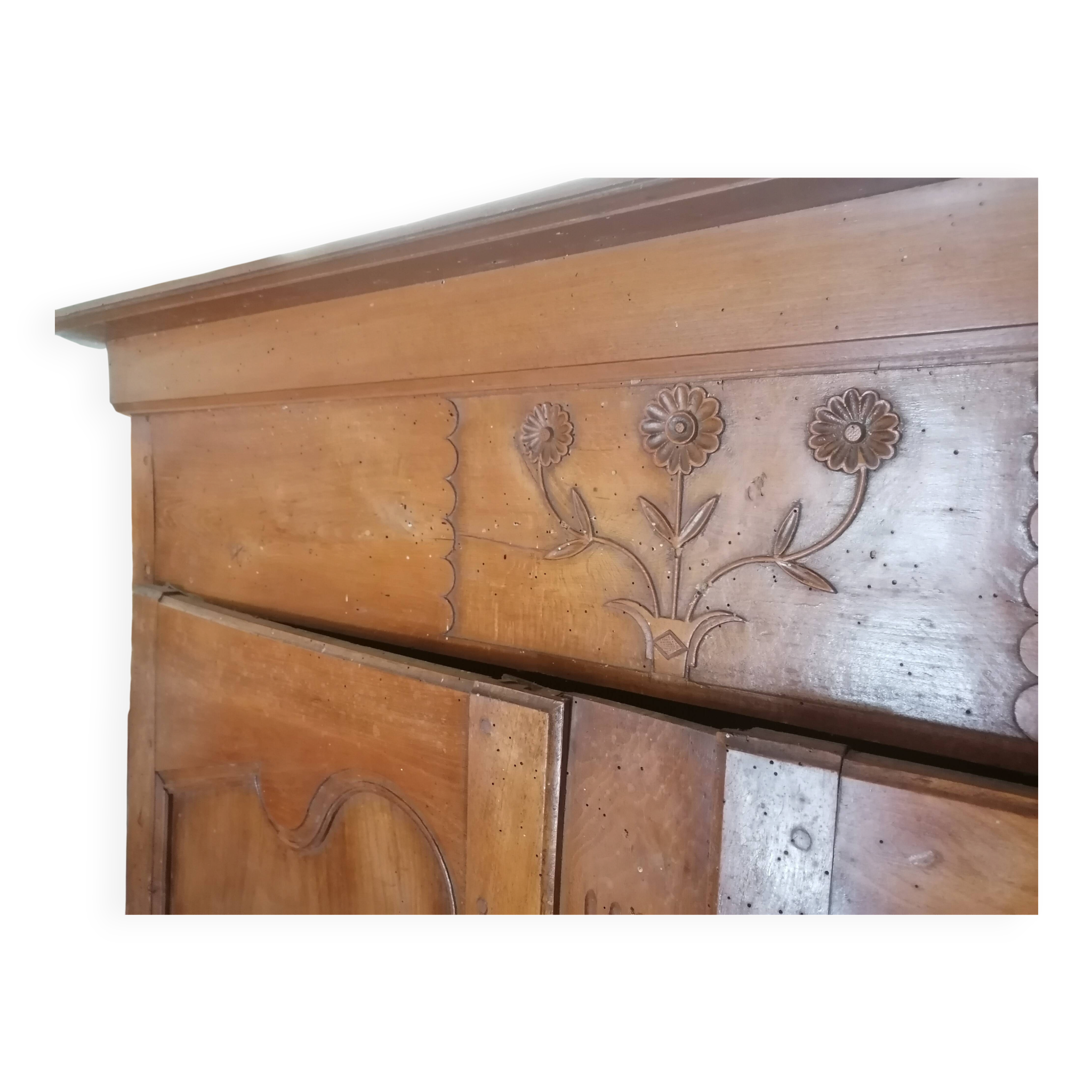 Armoire provençale style Louis XV