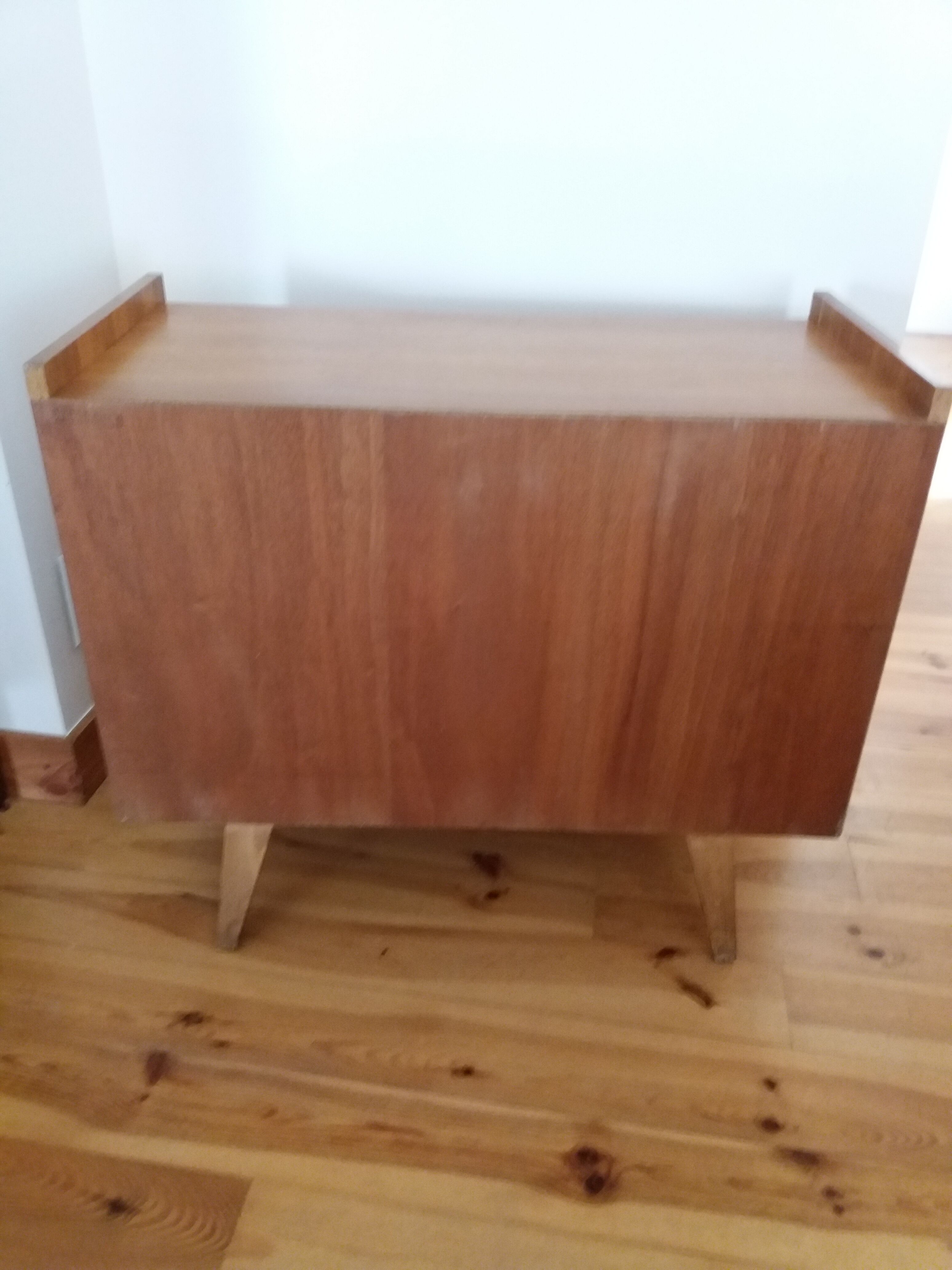 Commode années 60 pieds compas