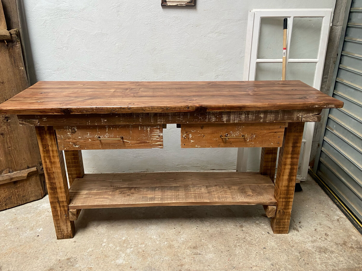 The workbench or kitchen island