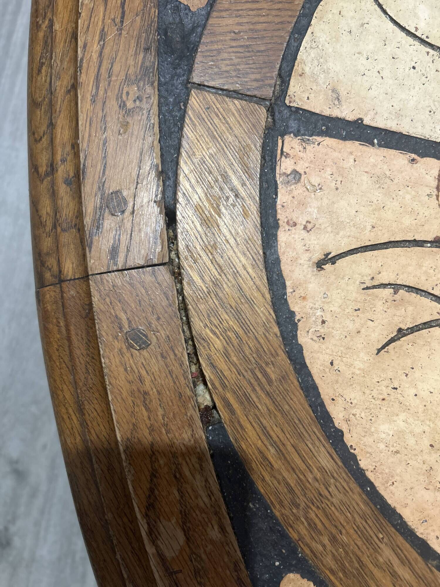 Round coffee table Roger Capron Vallauris - Model "Les Herbiers" - Diameter