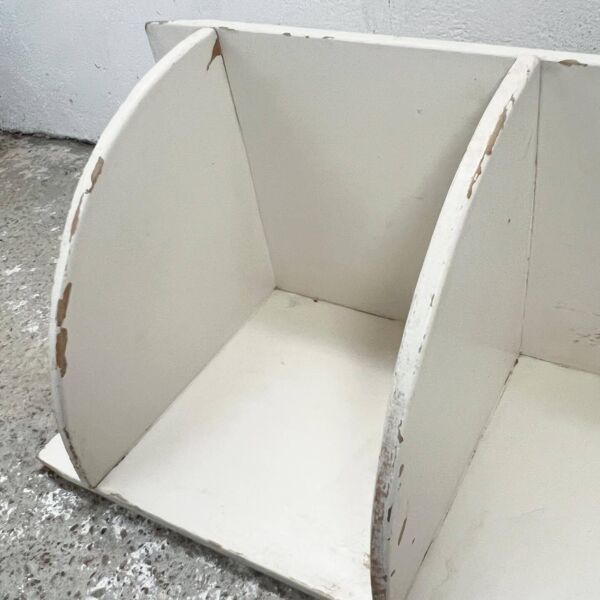 Encoignure étagères de cuisine