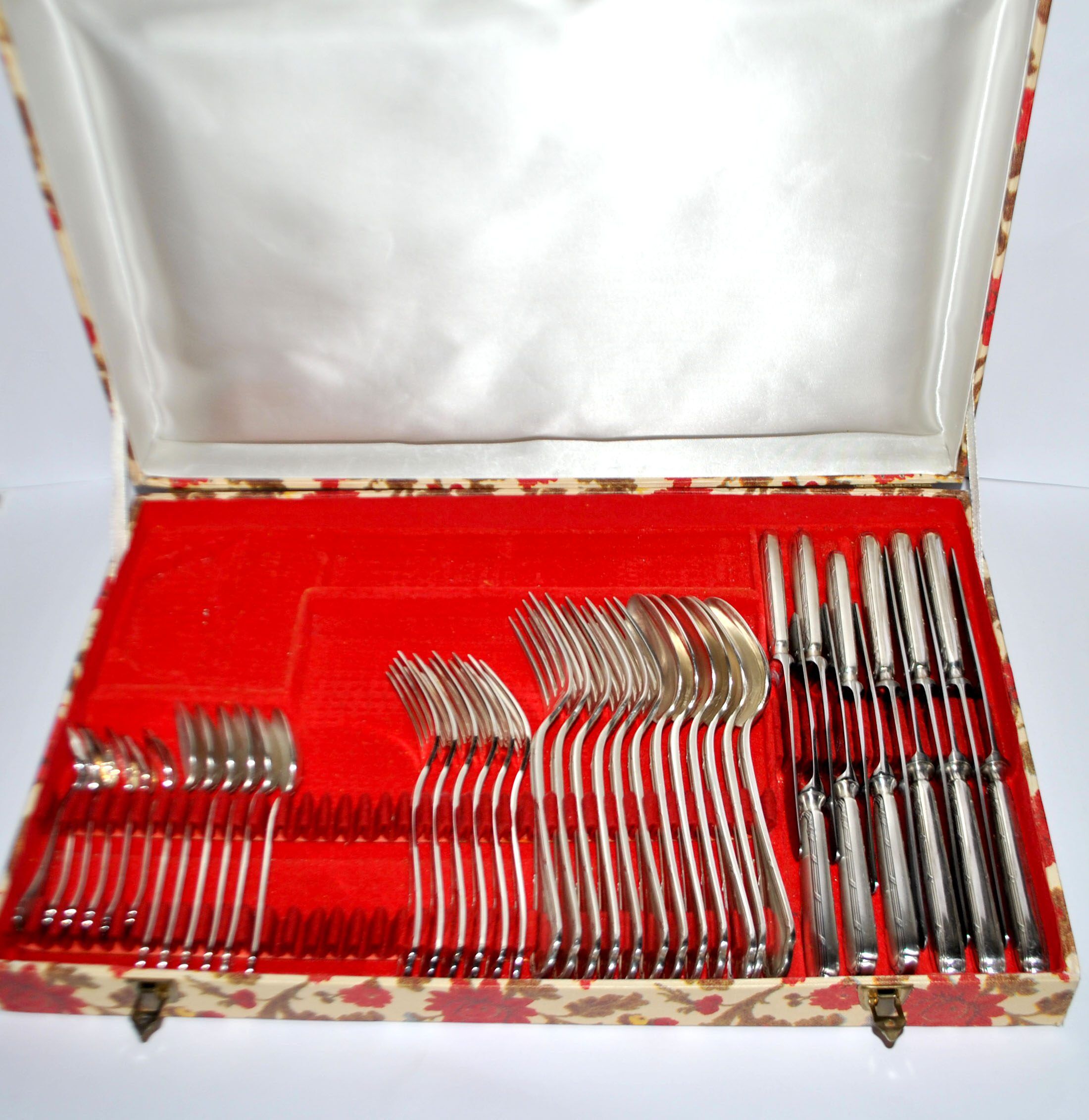 Ercuis trianon silver-plated cutlery set – 42-piece tableware with crossed ribbon design