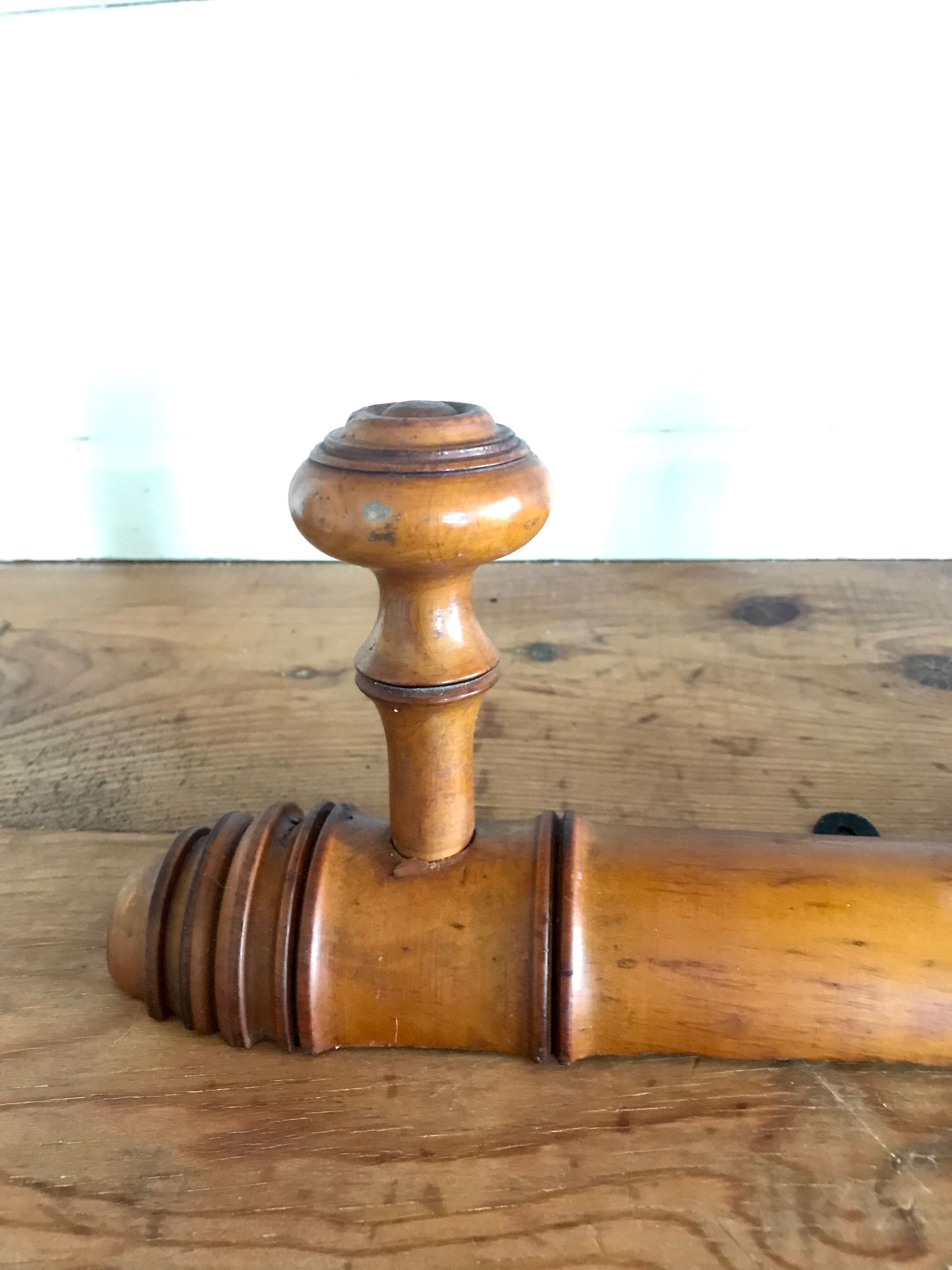 Vintage wooden patère turned