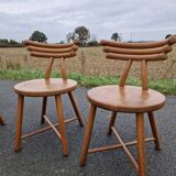 Set of 4 solid organic chairs