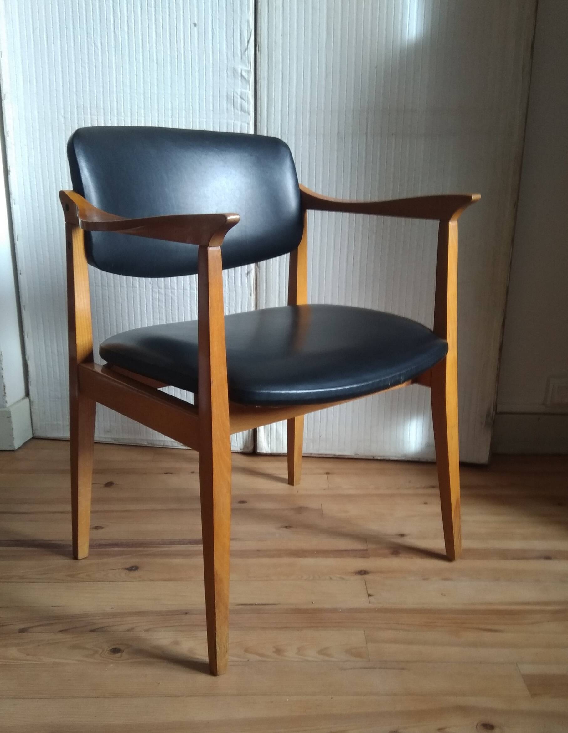 Large Scandinavian office armchair