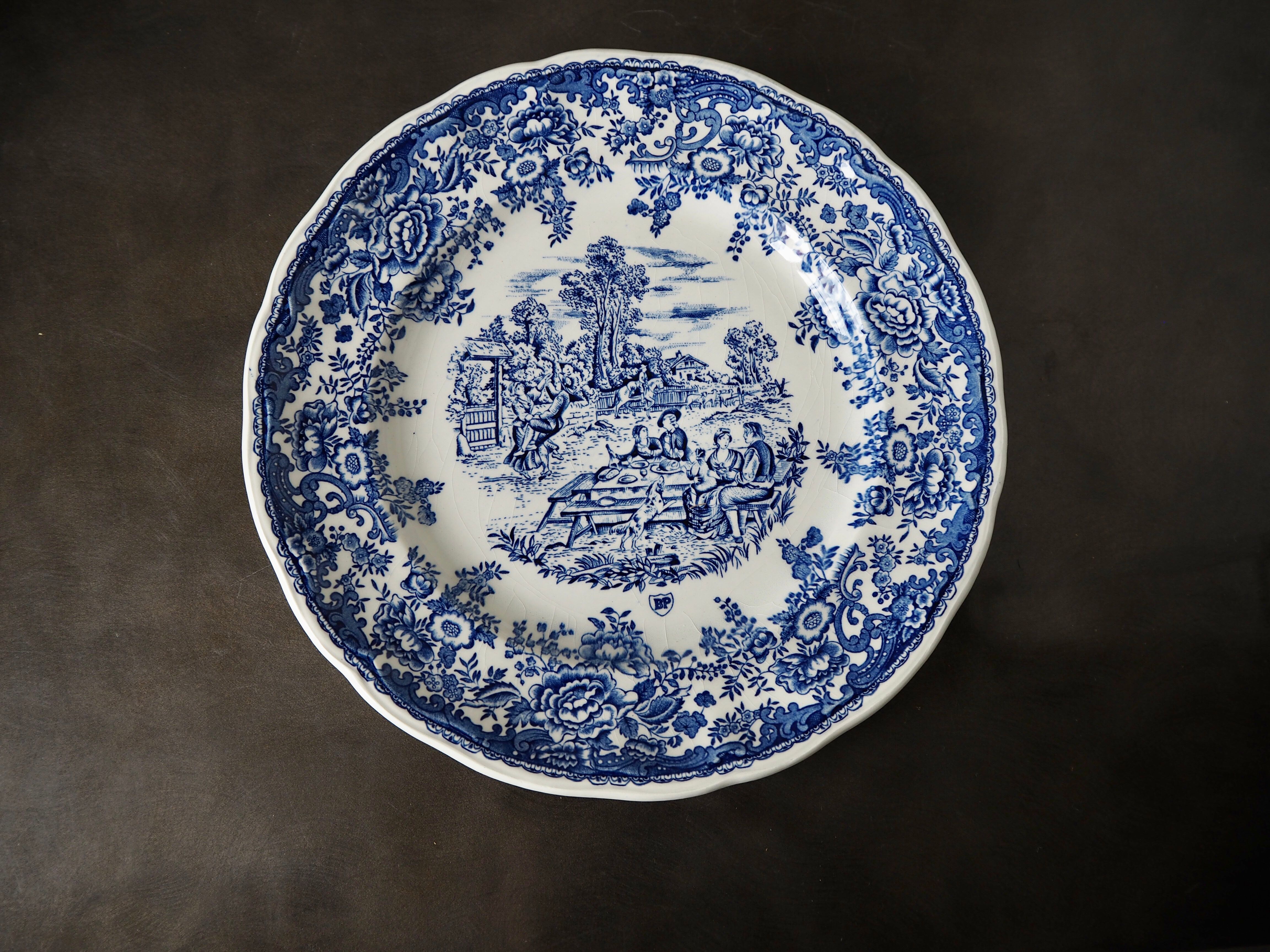 Set of 15 diner plates with English motifs Lunéville