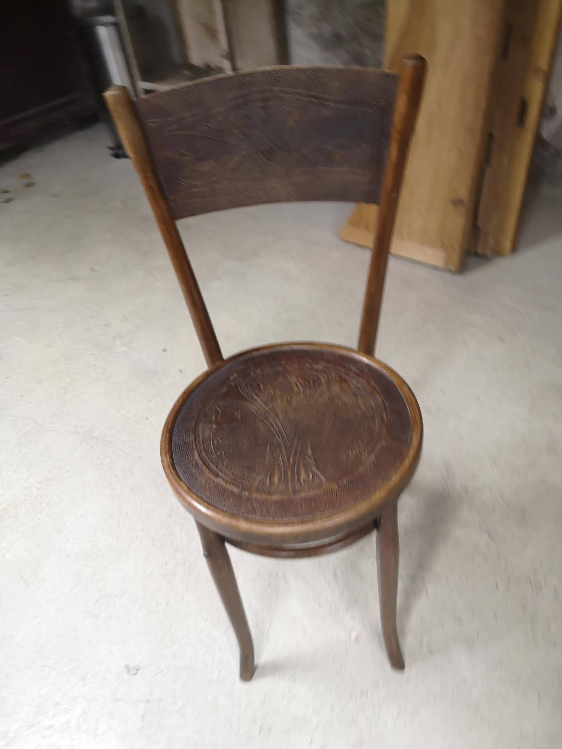 Authentic Baumann bistro chair - vintage bent wood with art nouveau decoration.