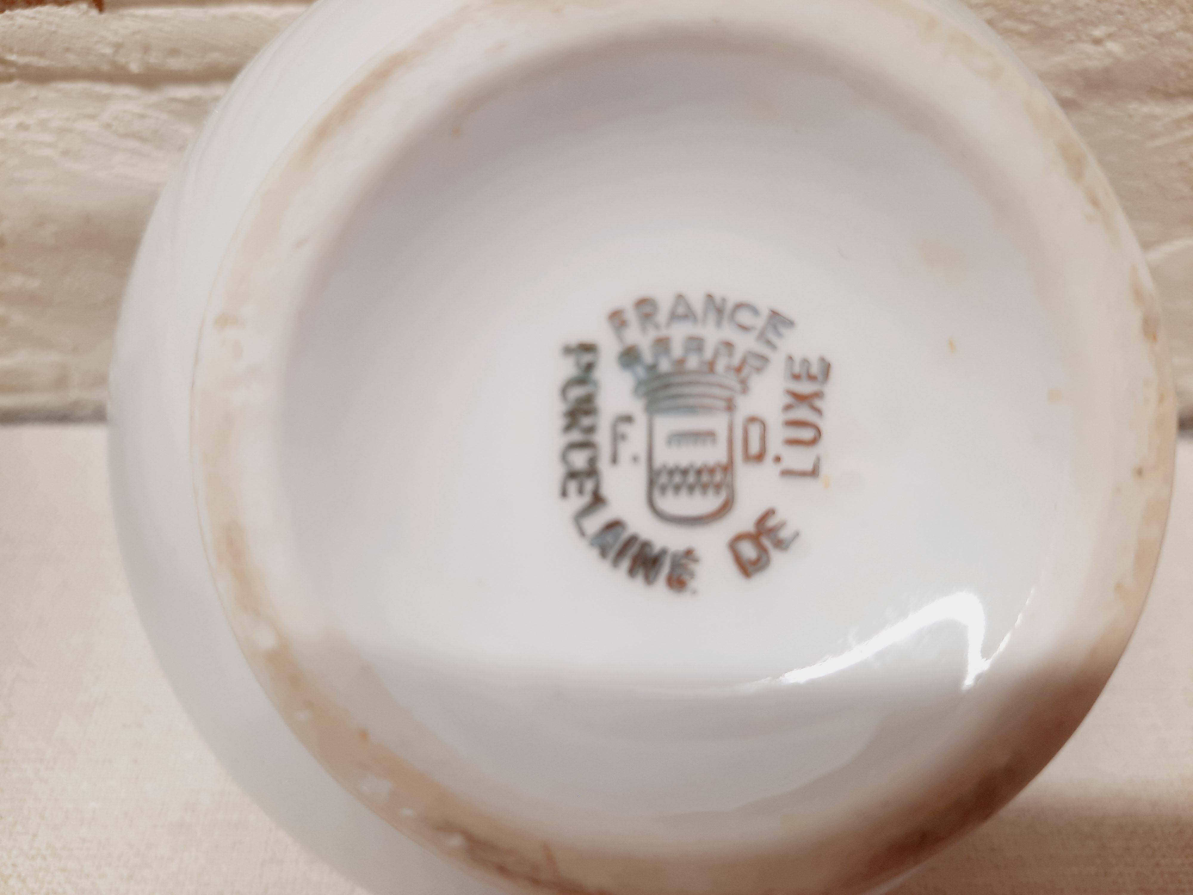 Trio de bols en porcelaine blanc et or
