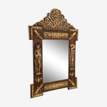 Miroir à fronton XIXe Néo classique décor personnage antique laiton sur bois