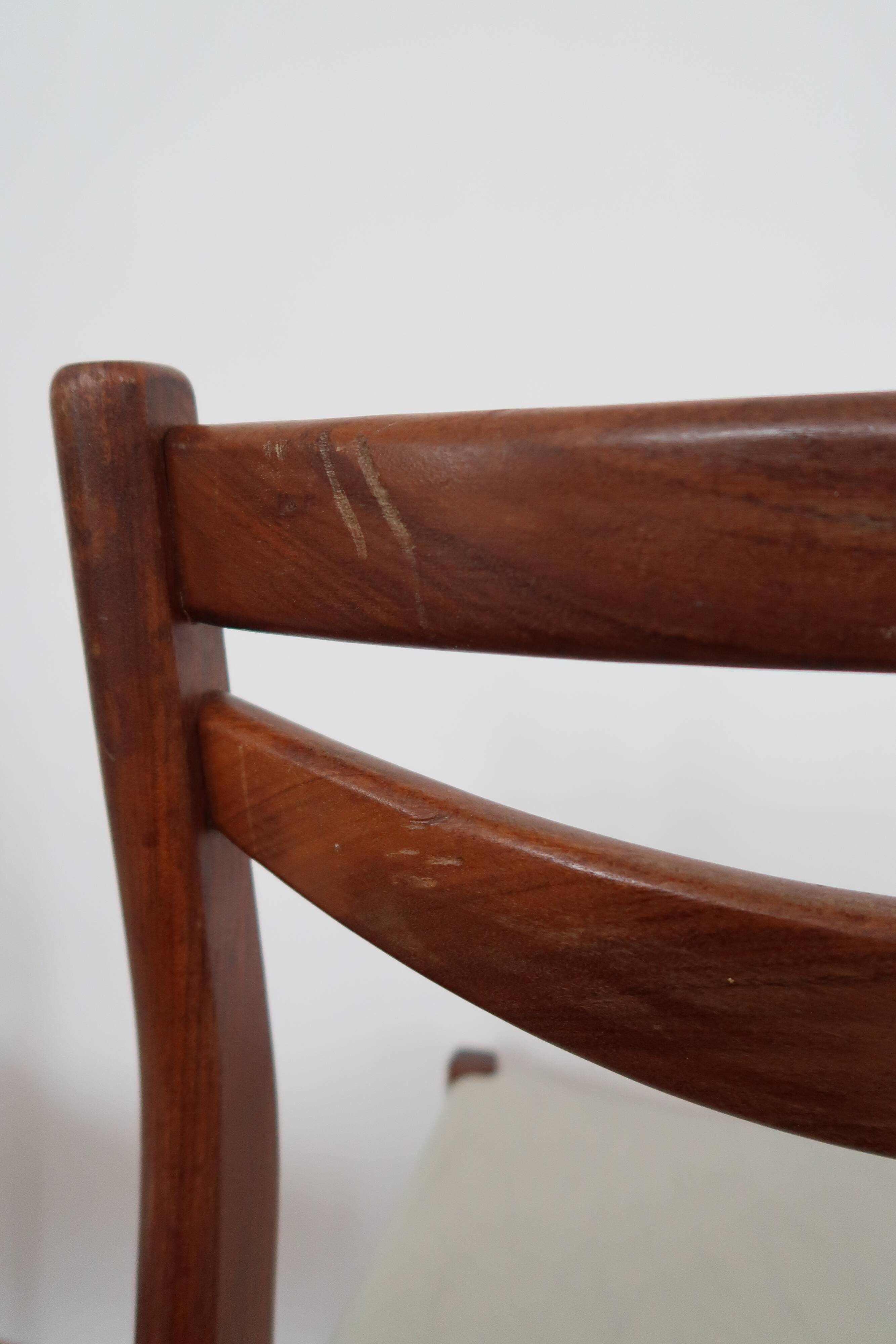 4 Scandinavian teak chairs 70